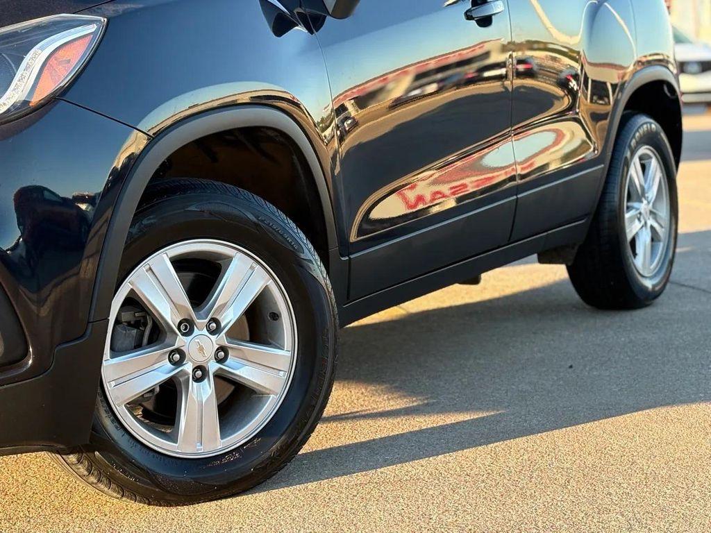 used 2022 Chevrolet Trax car, priced at $14,981