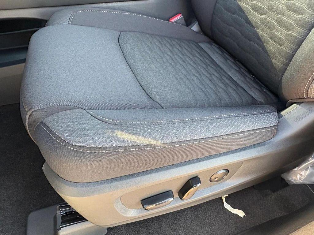 new 2025 Nissan Pathfinder car, priced at $31,443