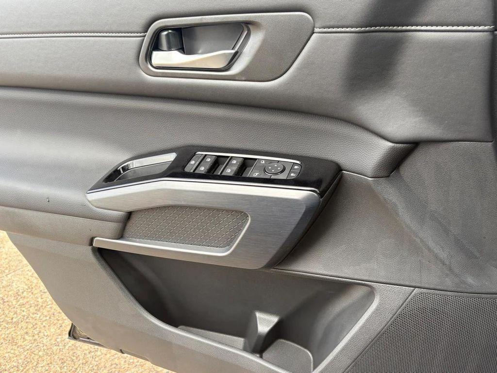 new 2025 Nissan Pathfinder car, priced at $37,830