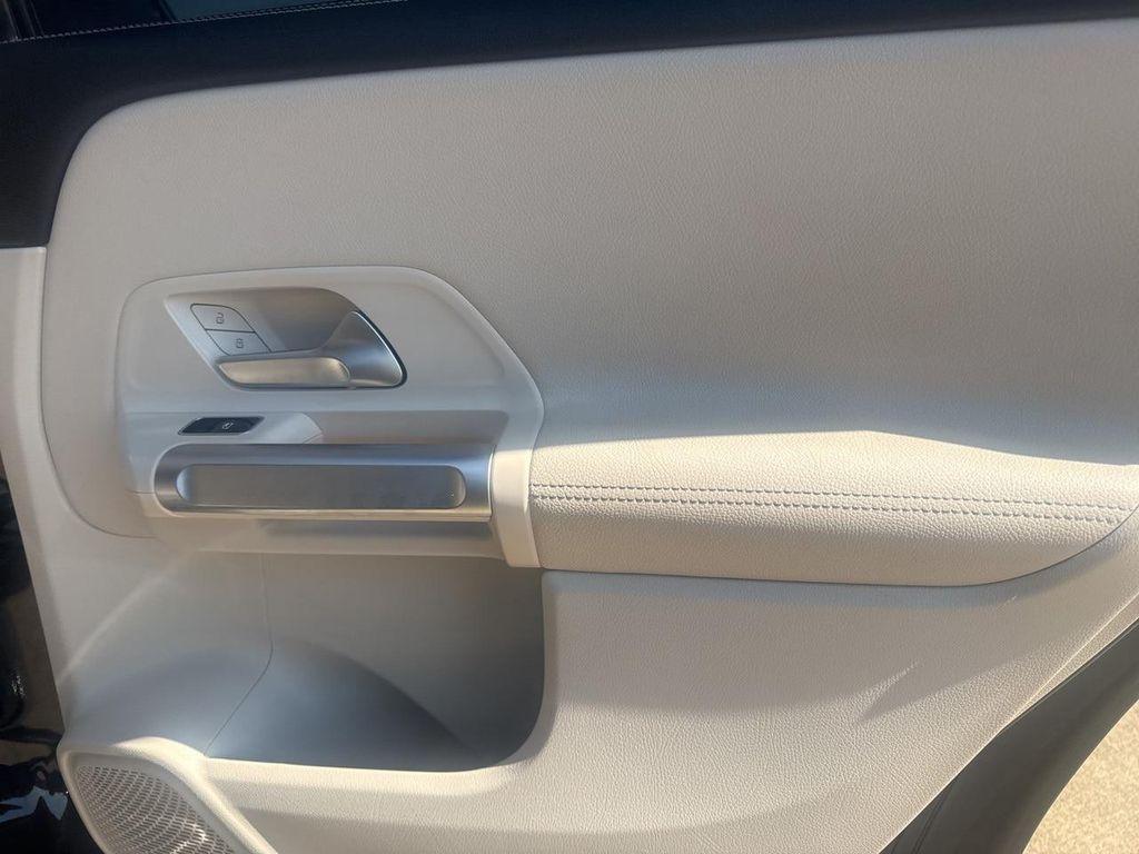 used 2020 Mercedes-Benz GLB 250 car, priced at $20,425