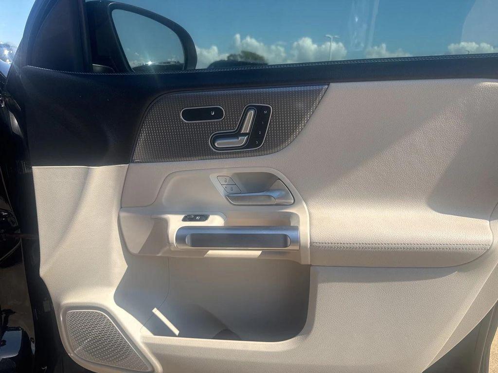 used 2020 Mercedes-Benz GLB 250 car, priced at $20,425