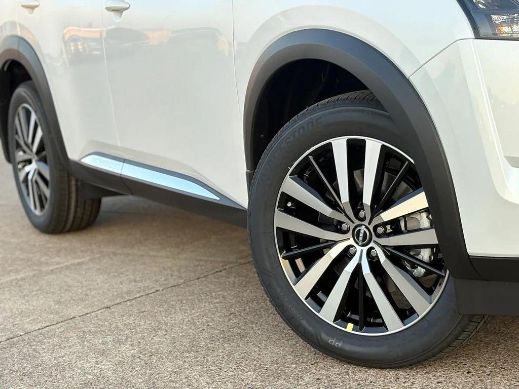 new 2025 Nissan Pathfinder car, priced at $45,546