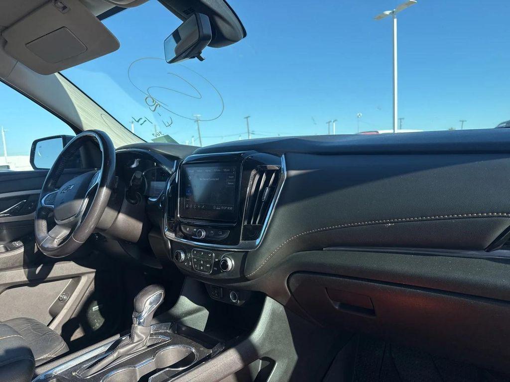 used 2021 Chevrolet Traverse car, priced at $20,958