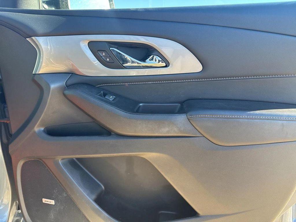 used 2021 Chevrolet Traverse car, priced at $20,958