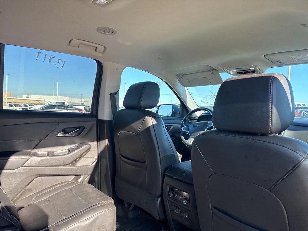 used 2021 Chevrolet Traverse car, priced at $20,958