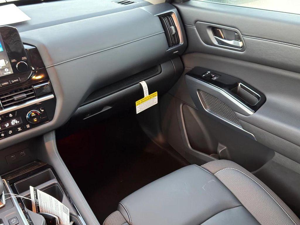 new 2025 Nissan Pathfinder car, priced at $33,348