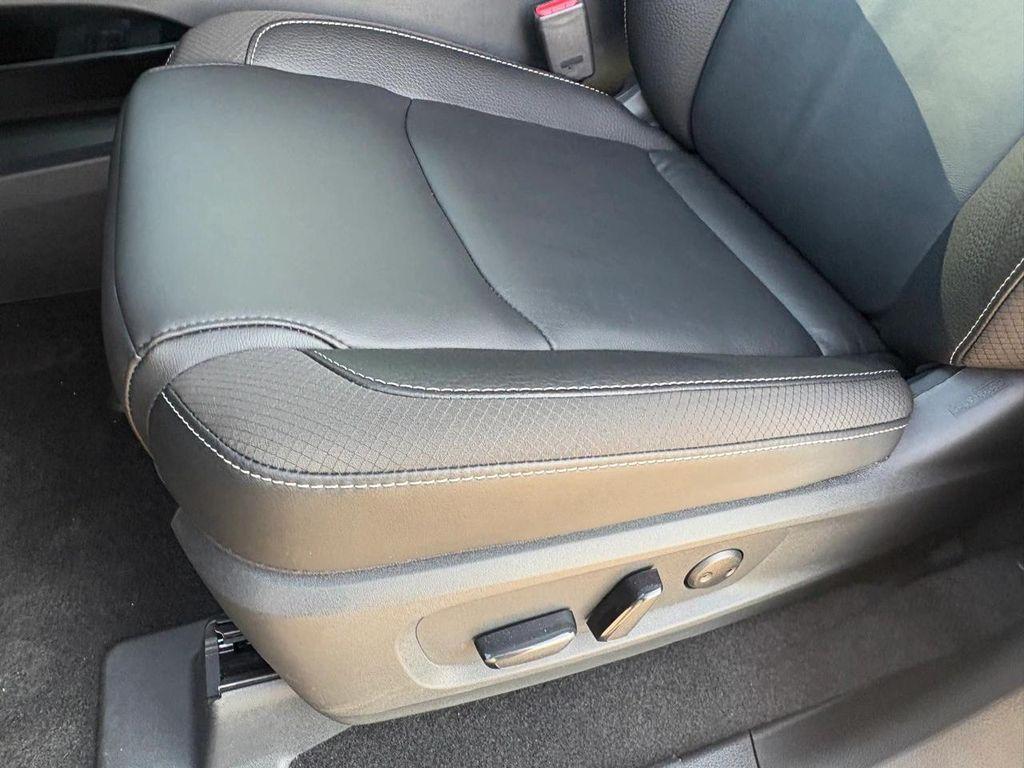 new 2025 Nissan Pathfinder car, priced at $39,686