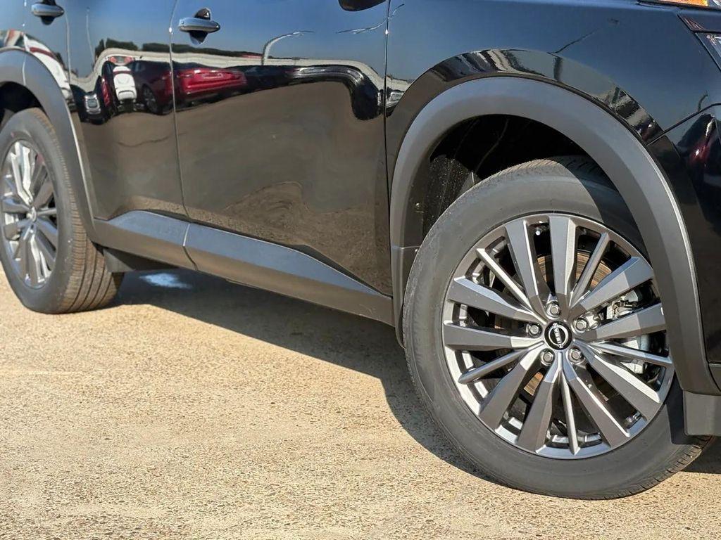 new 2025 Nissan Pathfinder car, priced at $39,686