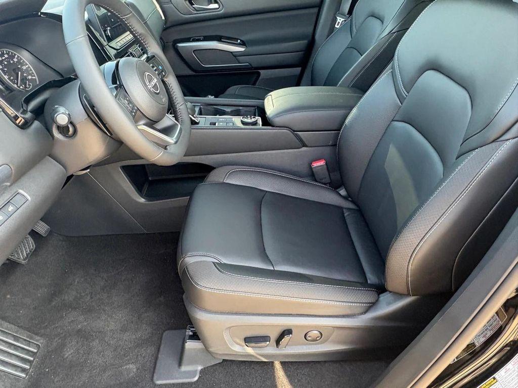 new 2025 Nissan Pathfinder car, priced at $39,686