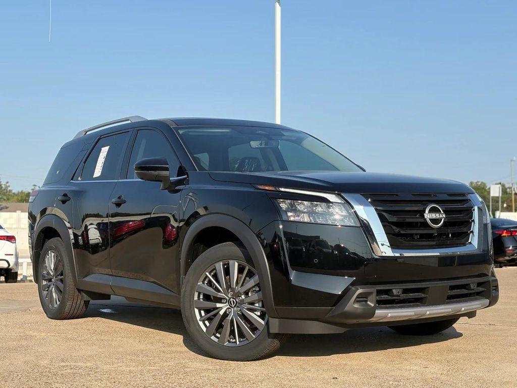 new 2025 Nissan Pathfinder car, priced at $39,686