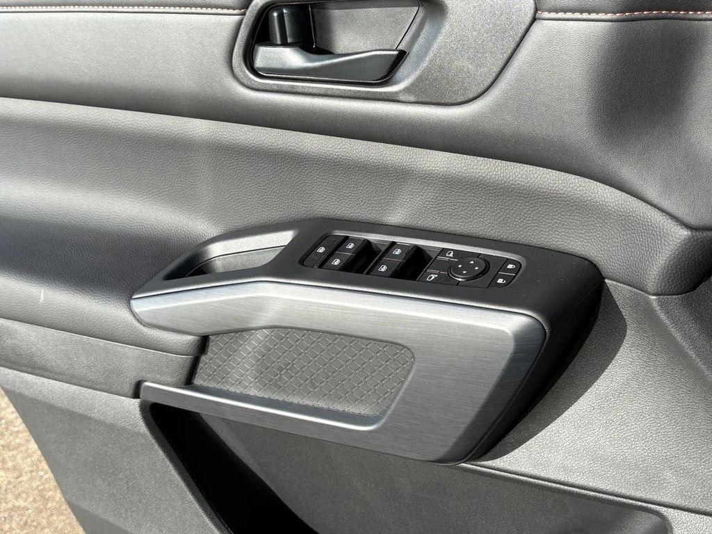 new 2025 Nissan Pathfinder car, priced at $35,094