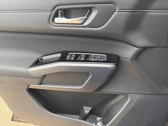 new 2025 Nissan Pathfinder car, priced at $44,565