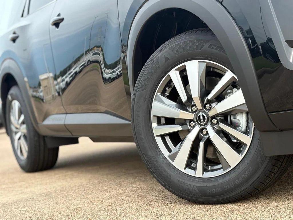 new 2025 Nissan Pathfinder car, priced at $33,326