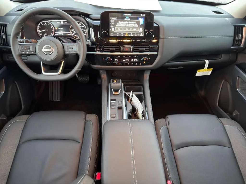 new 2025 Nissan Pathfinder car, priced at $33,348