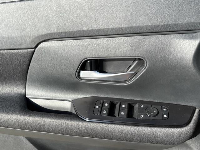 new 2025 Nissan Kicks car, priced at $25,593