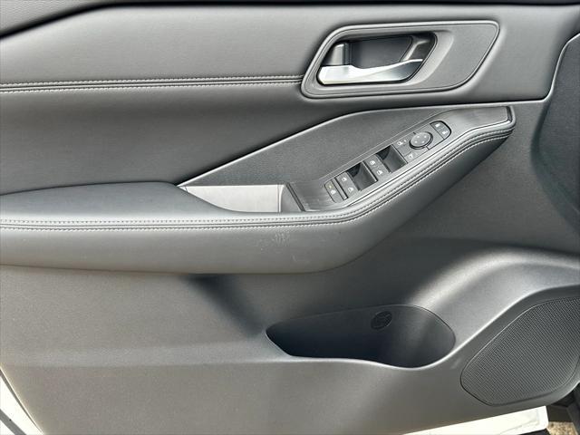 new 2025 Nissan Rogue car, priced at $32,343