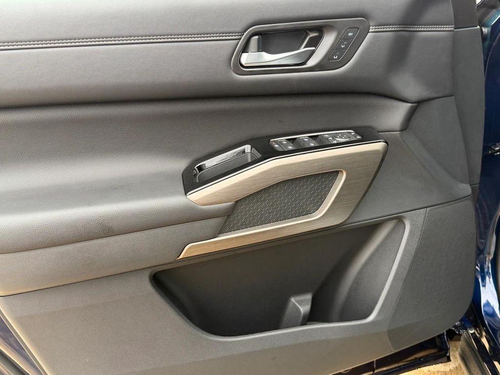 new 2025 Nissan Pathfinder car, priced at $39,299