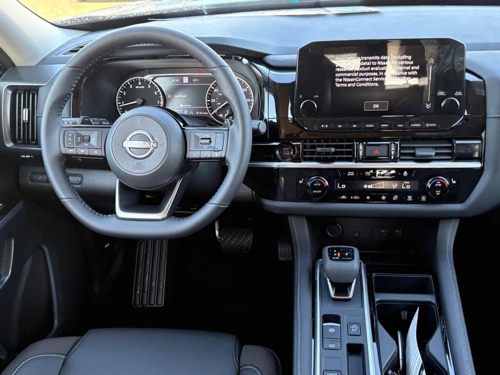 new 2025 Nissan Pathfinder car, priced at $33,425