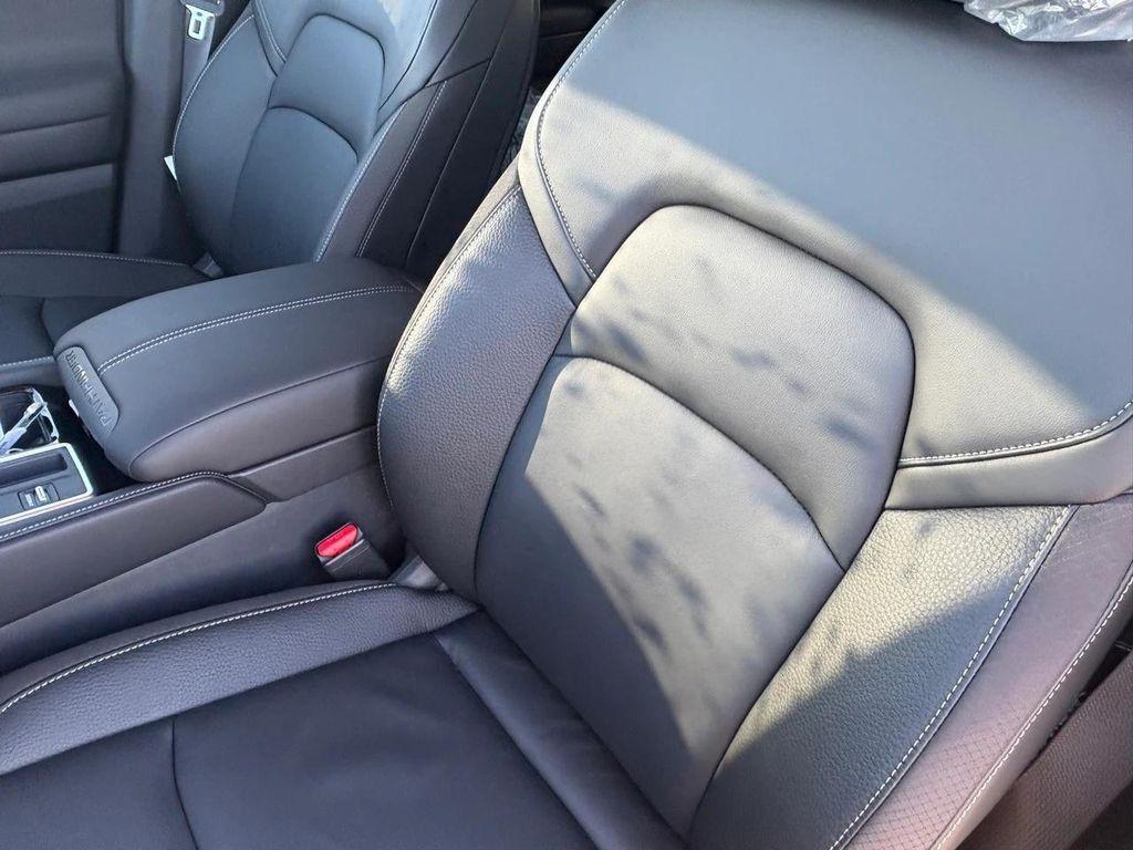 new 2025 Nissan Pathfinder car, priced at $33,425