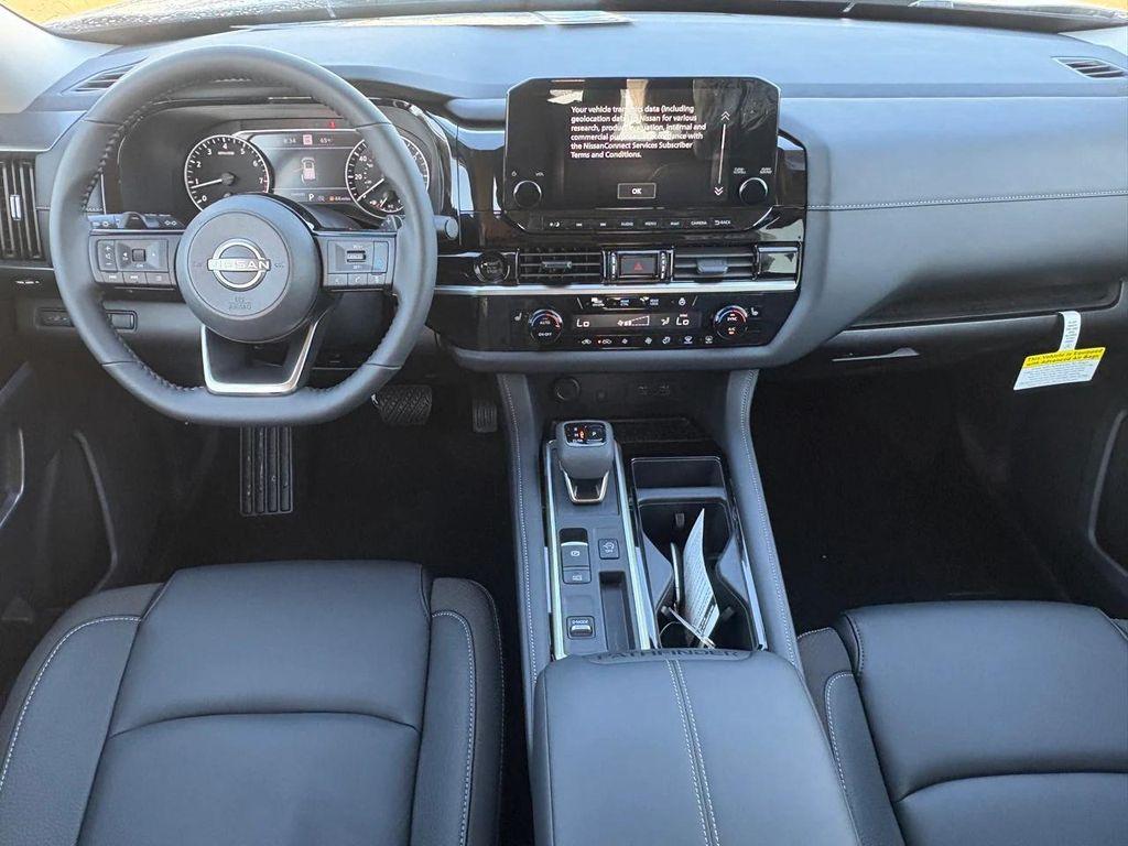 new 2025 Nissan Pathfinder car, priced at $33,425