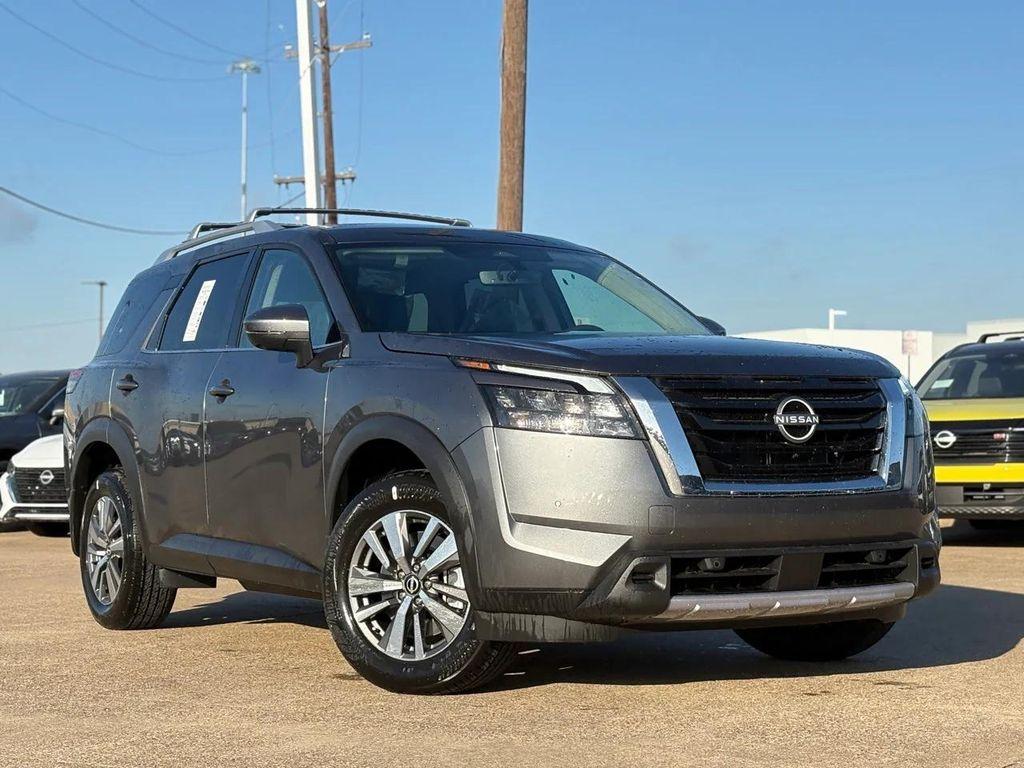 new 2025 Nissan Pathfinder car, priced at $33,425