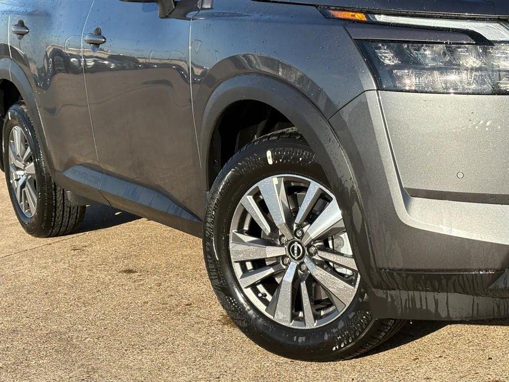 new 2025 Nissan Pathfinder car, priced at $33,425