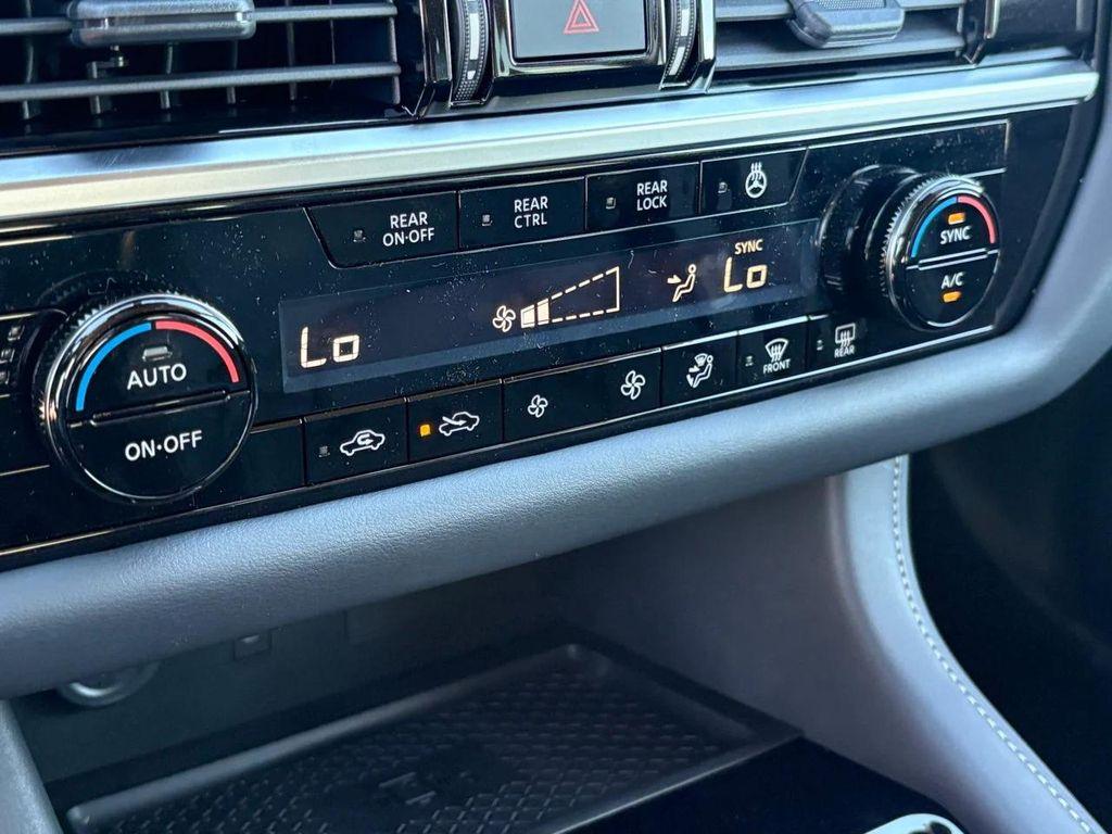 new 2025 Nissan Pathfinder car, priced at $33,425