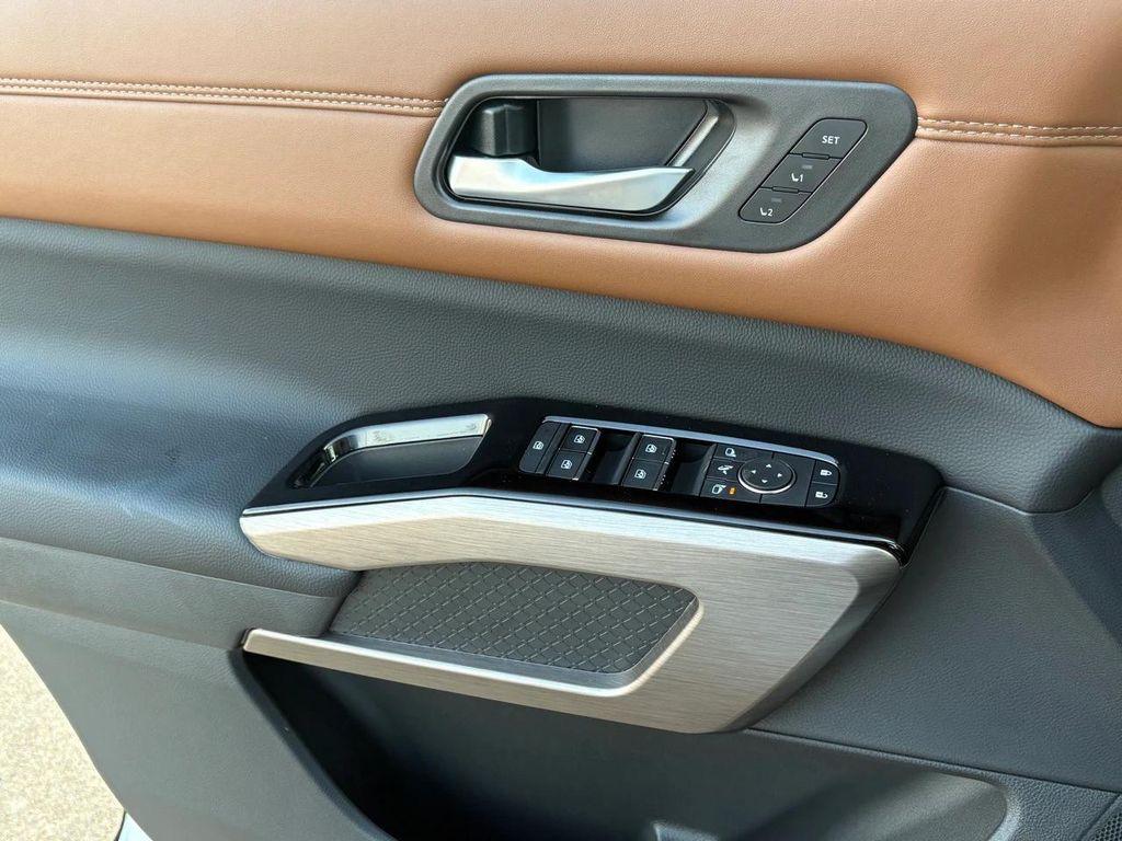 new 2025 Nissan Pathfinder car, priced at $41,118