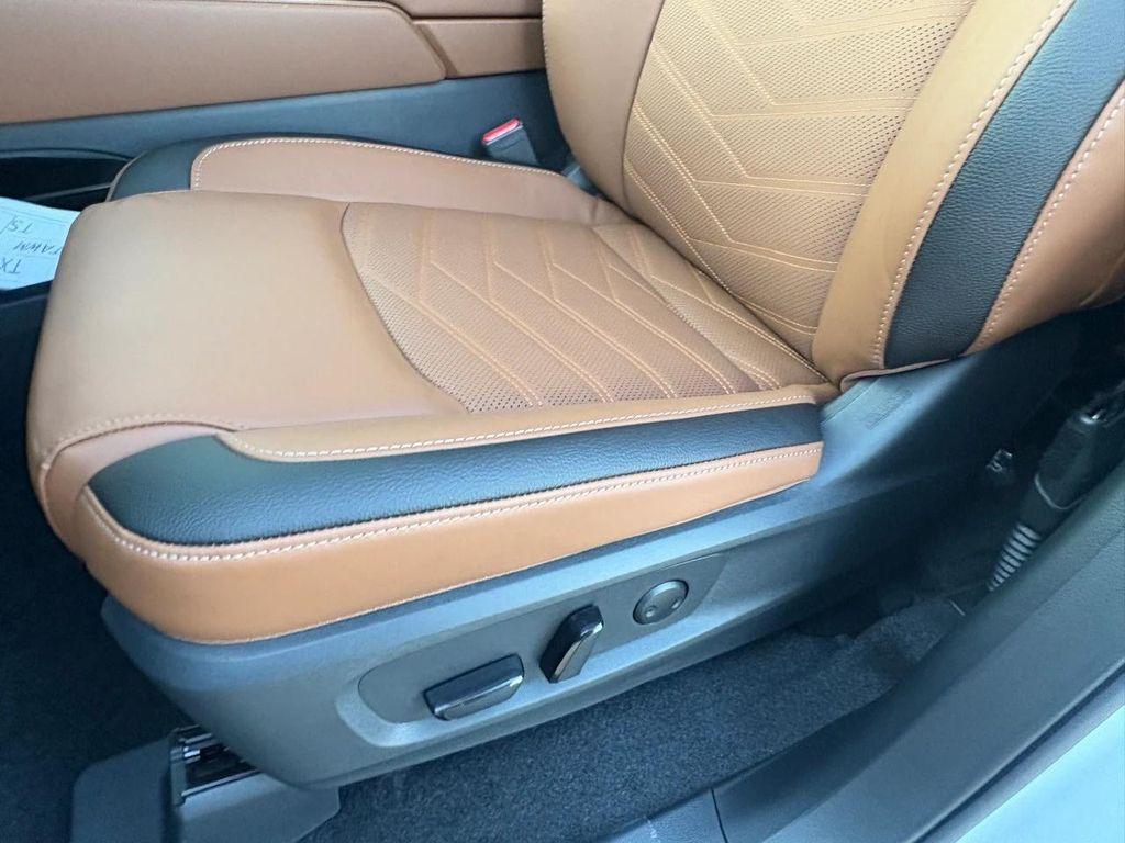 new 2025 Nissan Pathfinder car, priced at $41,118