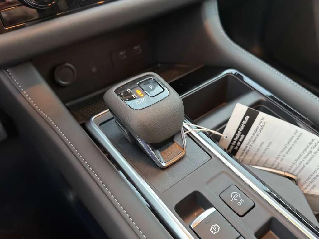 new 2025 Nissan Pathfinder car, priced at $33,348