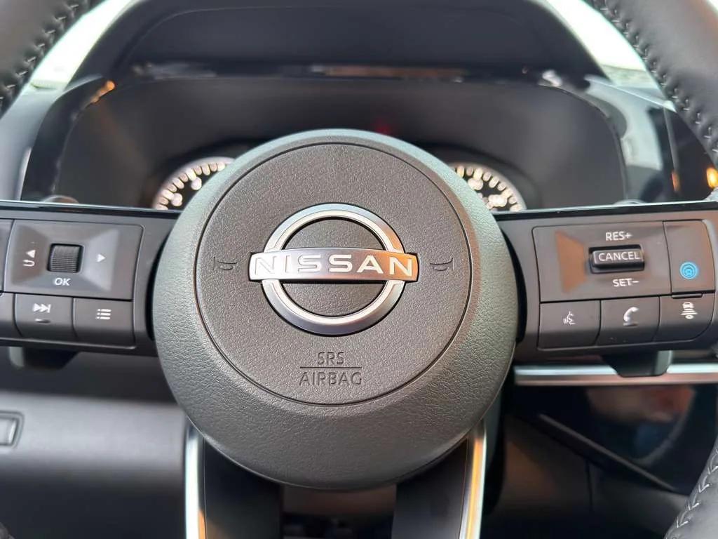 new 2025 Nissan Pathfinder car, priced at $33,348