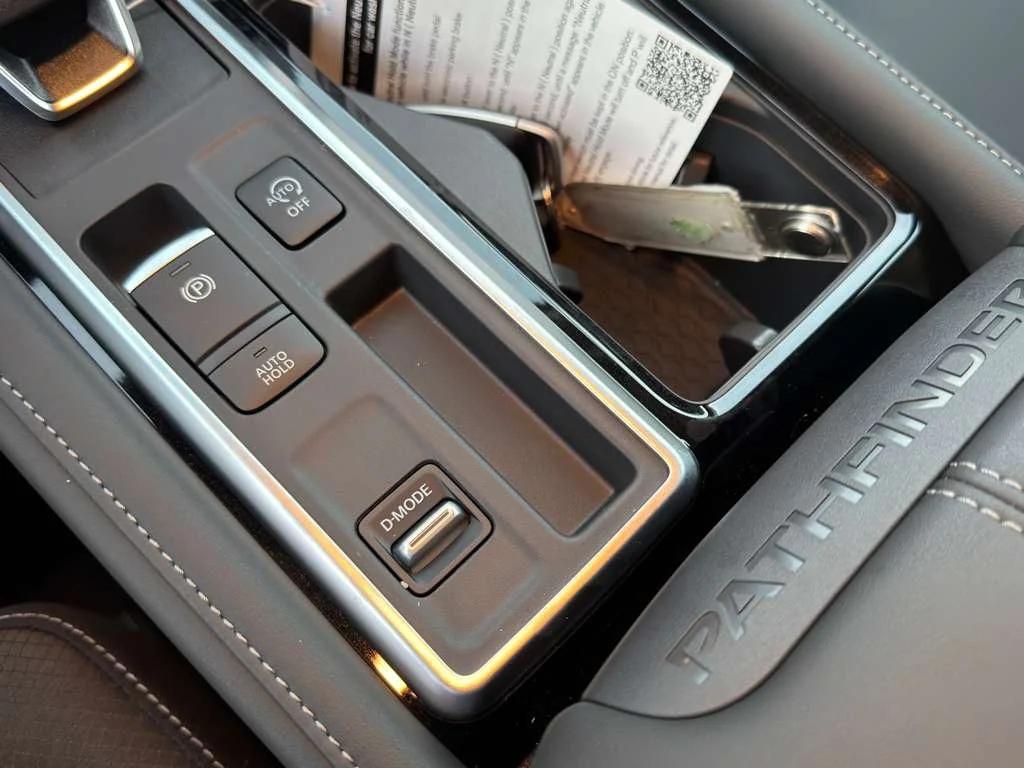 new 2025 Nissan Pathfinder car, priced at $33,348