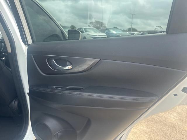 used 2020 Nissan Rogue car, priced at $15,450