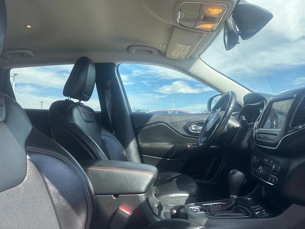 used 2019 Jeep Cherokee car, priced at $15,998