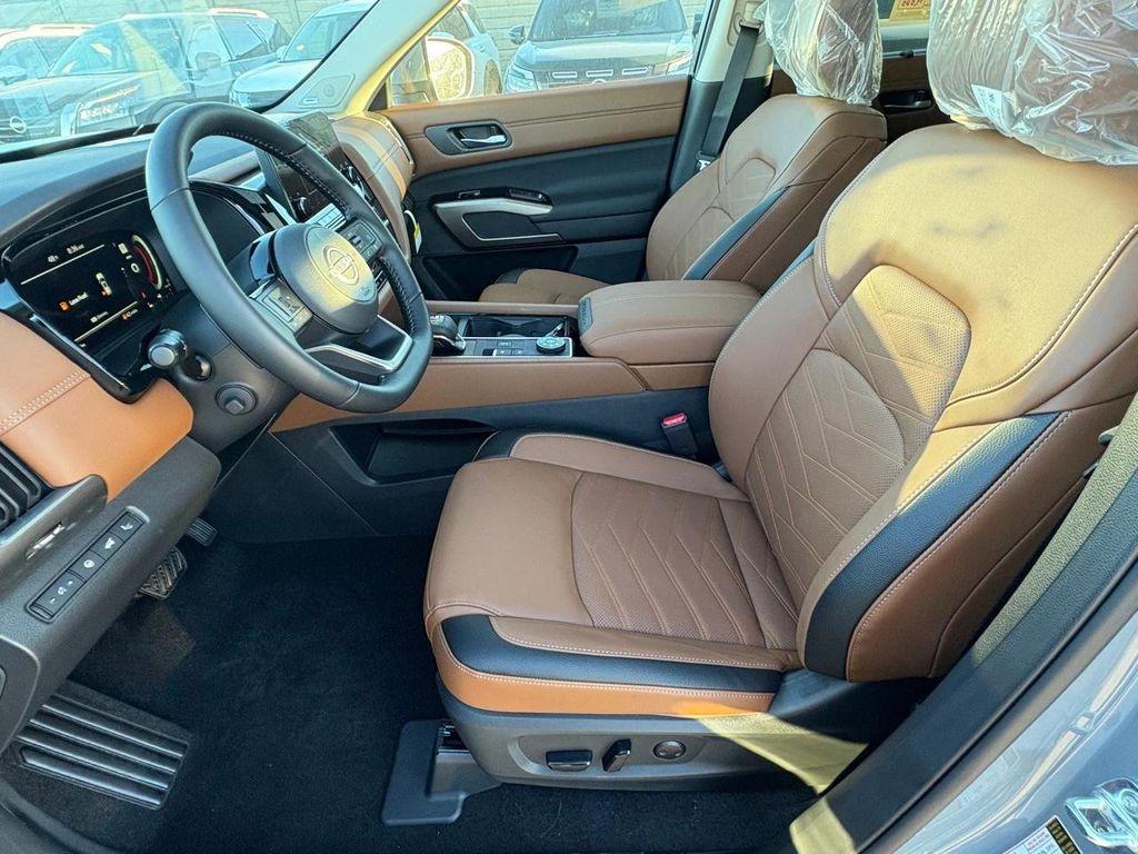 new 2025 Nissan Pathfinder car, priced at $41,118