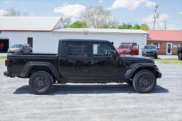 new 2024 Jeep Gladiator car, priced at $47,056