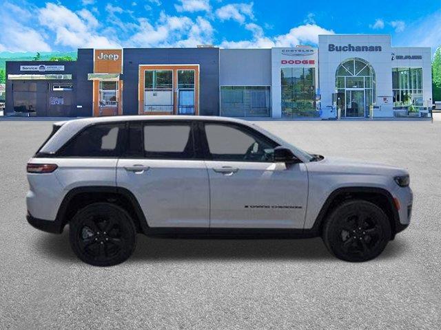 new 2024 Jeep Grand Cherokee car, priced at $41,917