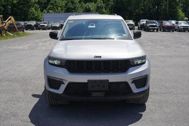 new 2024 Jeep Grand Cherokee car, priced at $41,917