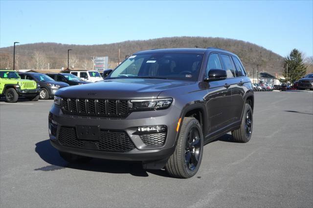 new 2024 Jeep Grand Cherokee car, priced at $49,653