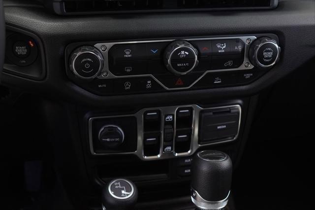 new 2024 Jeep Gladiator car, priced at $43,306