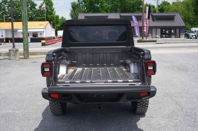 new 2024 Jeep Gladiator car, priced at $43,998