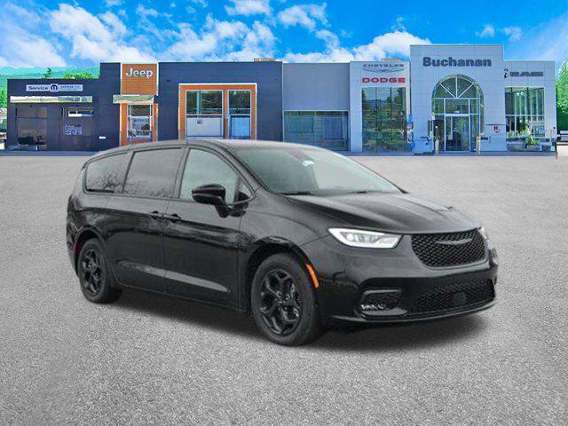 new 2023 Chrysler Pacifica Hybrid car, priced at $41,911