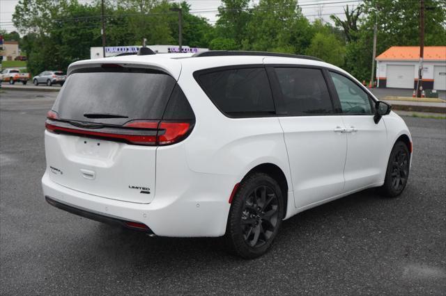 new 2024 Chrysler Pacifica car, priced at $55,911
