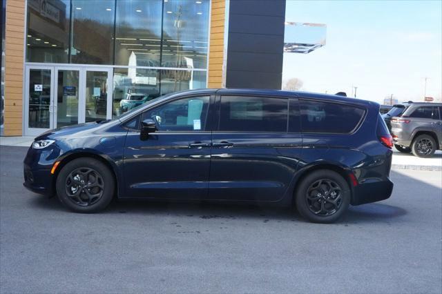 new 2023 Chrysler Pacifica Hybrid car, priced at $54,751