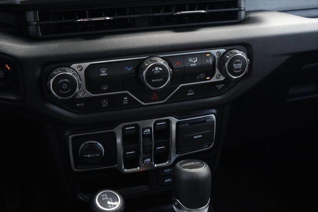 new 2024 Jeep Gladiator car, priced at $42,797