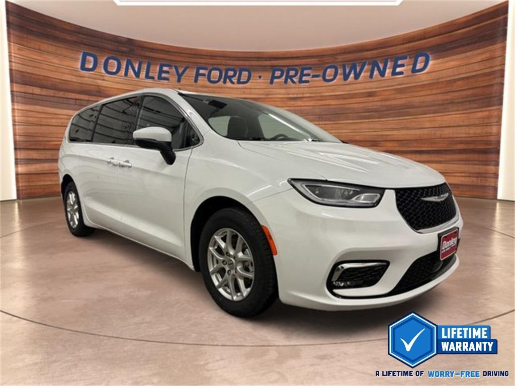 used 2023 Chrysler Pacifica car, priced at $28,000