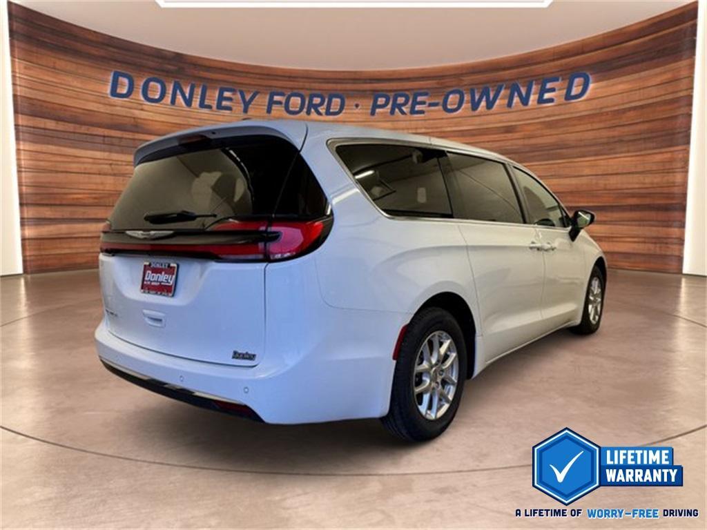 used 2023 Chrysler Pacifica car, priced at $28,000