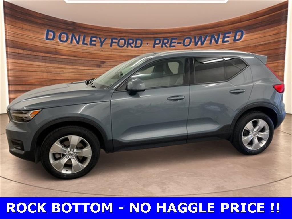 used 2022 Volvo XC40 car, priced at $21,599