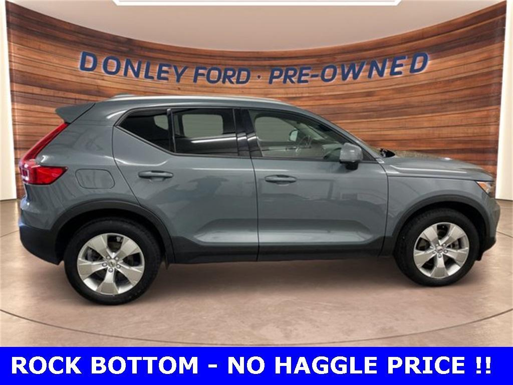 used 2022 Volvo XC40 car, priced at $21,599