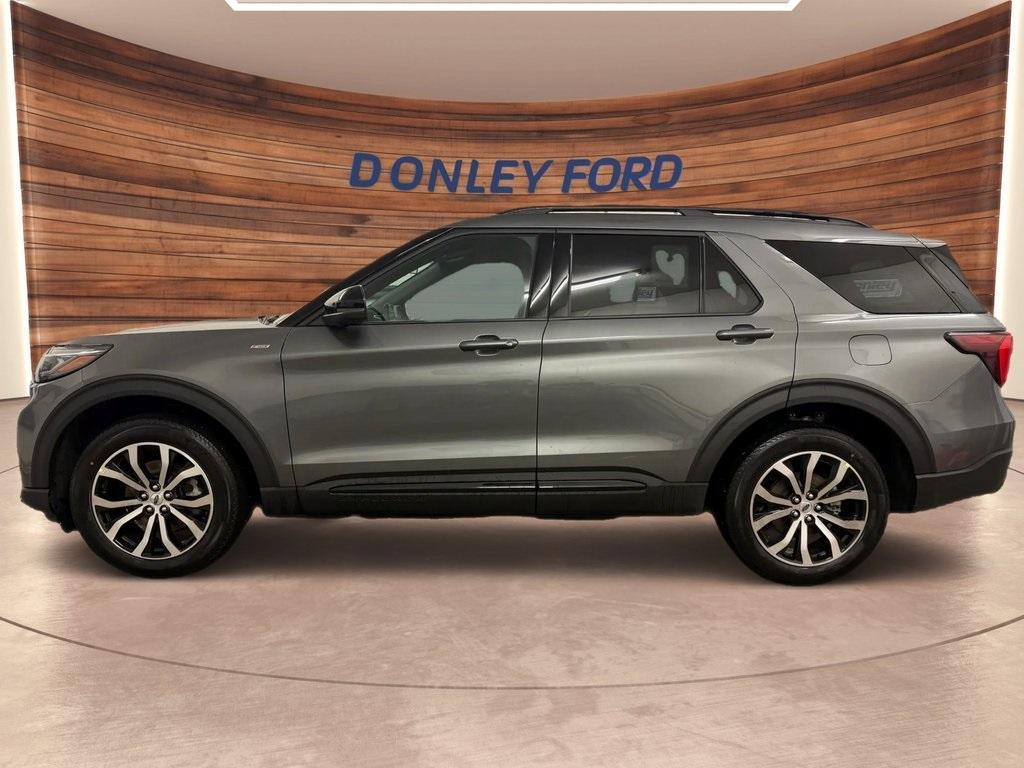 new 2025 Ford Explorer car, priced at $45,600